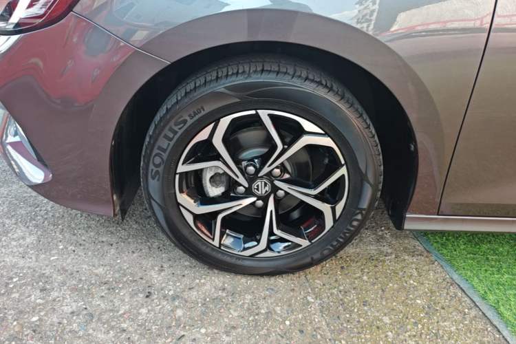 Used MG 5 2022 180 DVVT CVT Youth Luxury Edition Left Front Wheel Hub