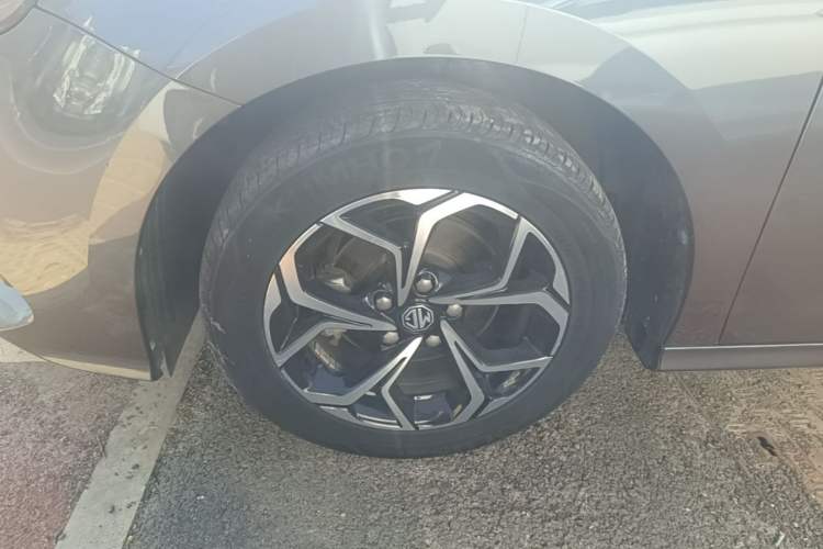 Used MG 5 2022 180 DVVT CVT Youth Luxury Edition Left Front Wheel Hub
