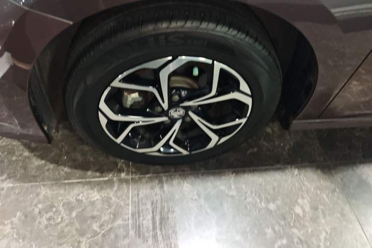 Used MG 5 2022 180 DVVT CVT Youth Luxury Edition Left Front Wheel Hub
