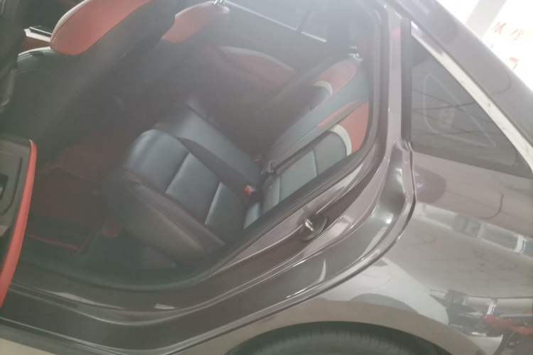 Used MG 5 2022 300TGI DCT Chao Yue Luxury Edition Left Rear Seat