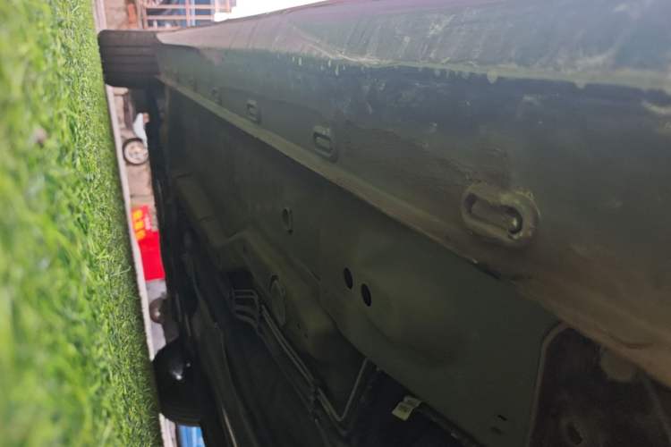 Used MG 5 2022 180 DVVT CVT Youth Luxury Edition Left Side Sill