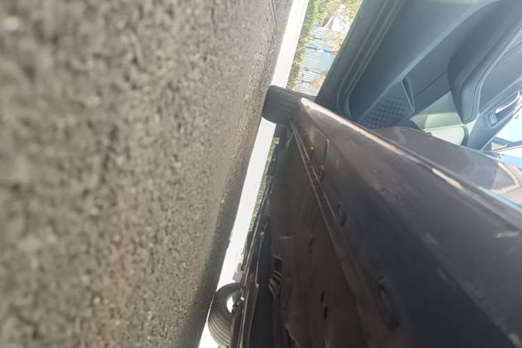 Used MG 5 2022 180 DVVT CVT Youth Luxury Edition Left Side Sill