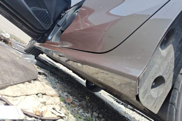 Used MG 5 2022 180 DVVT CVT Youth Flagship Edition Left Side Sill