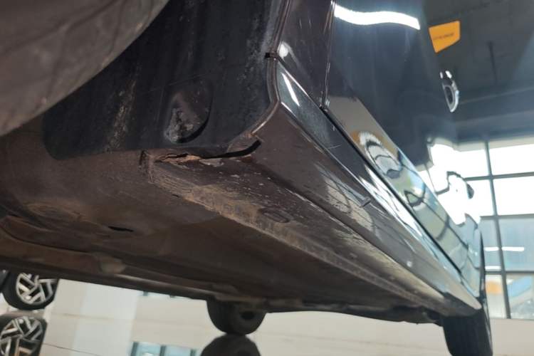 Used MG 5 2022 180 DVVT CVT Youth Luxury Edition Left Side Sill