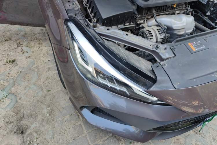 Used MG 5 2022 180 DVVT CVT Youth Luxury Edition Right Front Headlight
