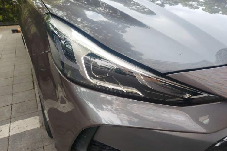 Used MG 5 2022 180 DVVT CVT Youth Luxury Edition Right Front Headlight