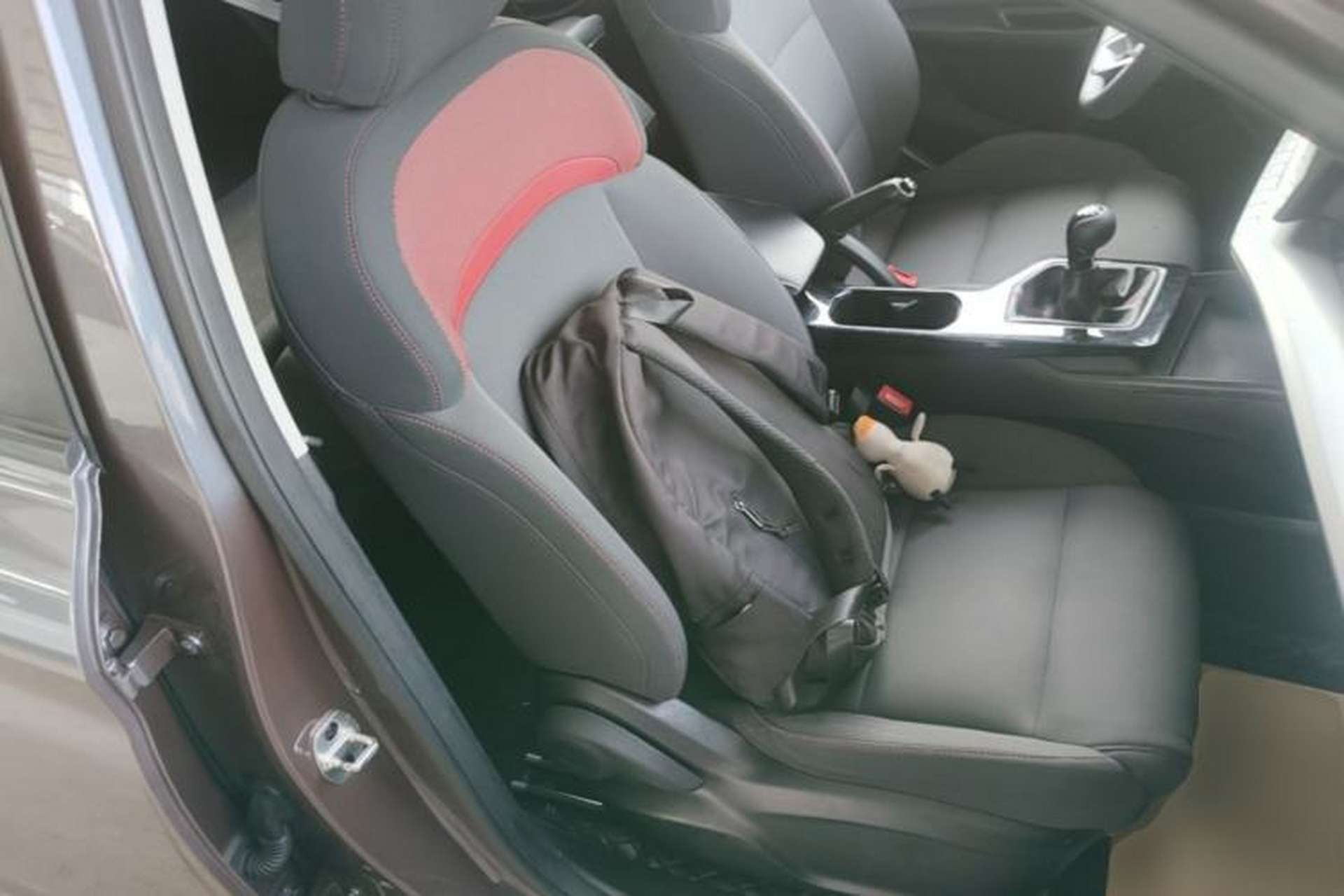 Used MG 5 2022 180 DVVT Manual Youth Style Edition Right Front Seat