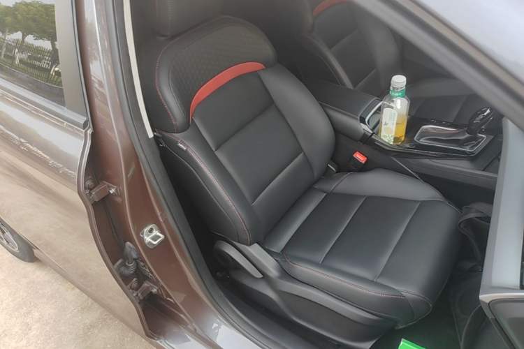 Used MG 5 2022 180 DVVT CVT Youth Luxury Edition Right Front Seat