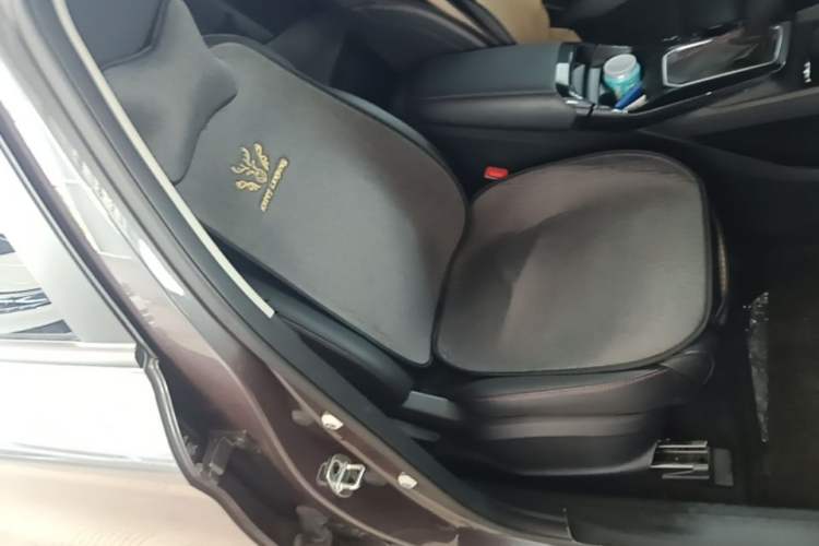 Used MG 5 2022 180 DVVT CVT Youth Luxury Edition Right Front Seat