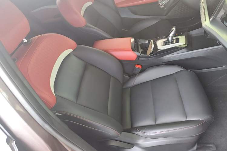 Used MG 5 2022 300TGI DCT Chao Yue Flagship Edition Right Front Seat