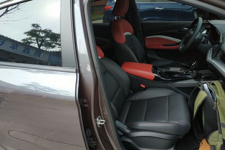 Used MG 5 2022 180 DVVT CVT Youth Luxury Edition Right Front Seat