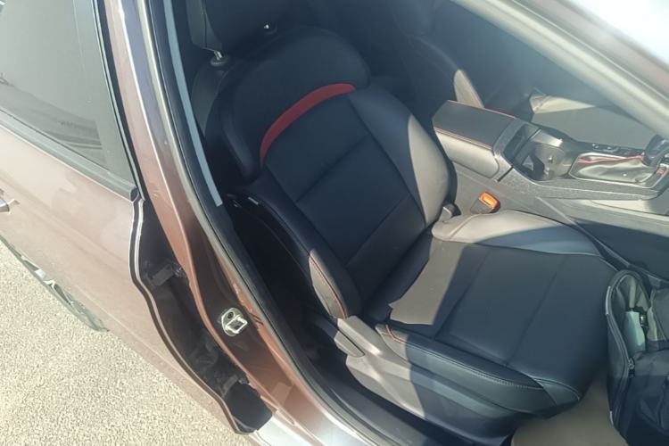 Used MG 5 2022 180 DVVT CVT Youth Luxury Edition Right Front Seat