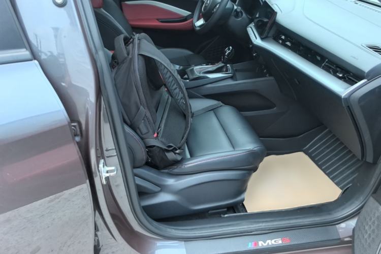 Used MG 5 2022 180 DVVT CVT Youth Luxury Edition Right Front Seat