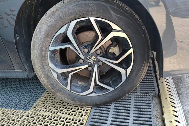 Used MG 5 2022 180 DVVT CVT Youth Luxury Edition Right Front Wheel Hub