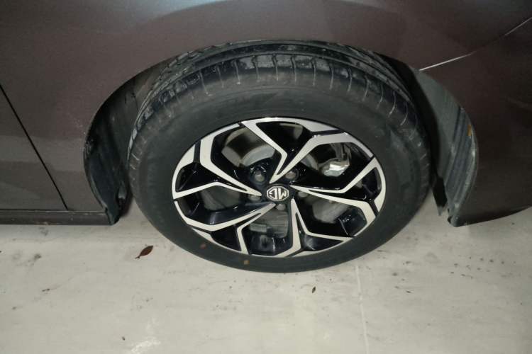 Used MG 5 2022 180 DVVT CVT Youth Luxury Edition Right Front Wheel Hub