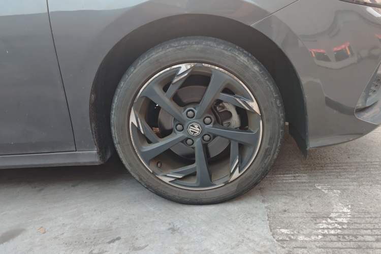 Used MG 5 2022 300TGI DCT Chao Yue Luxury Edition Right Front Wheel Hub