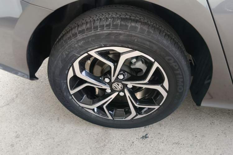 Used MG 5 2022 180 DVVT Manual Youth Style Edition Right Rear Wheel Hub