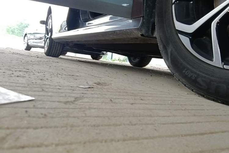 Used MG 5 2022 180 DVVT CVT Youth Luxury Edition Right Side Sill