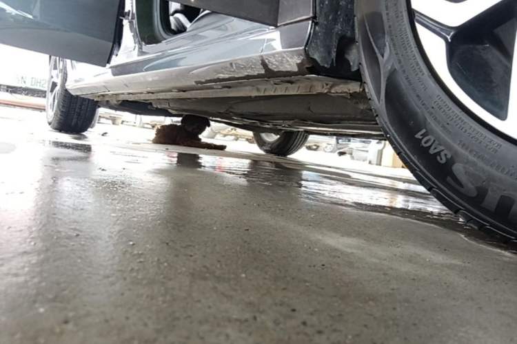 Used MG 5 2022 180 DVVT CVT Youth Luxury Edition Right Side Sill