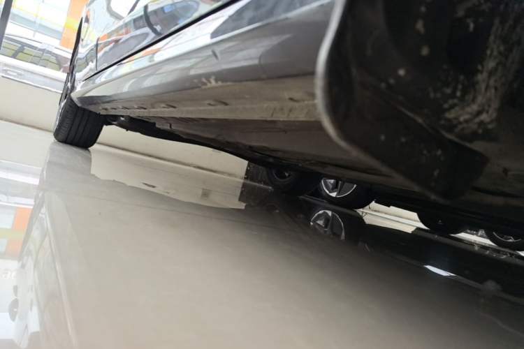 Used MG 5 2022 180 DVVT CVT Youth Luxury Edition Right Side Sill