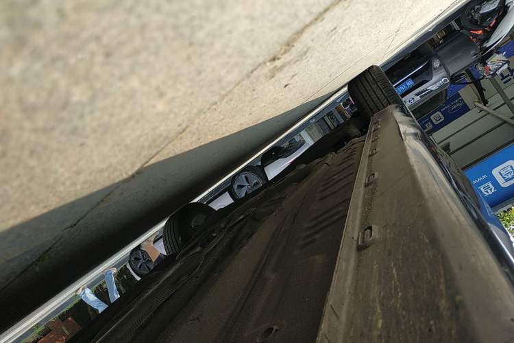 Used MG 5 2022 180 DVVT CVT Youth Luxury Edition Right Side Sill