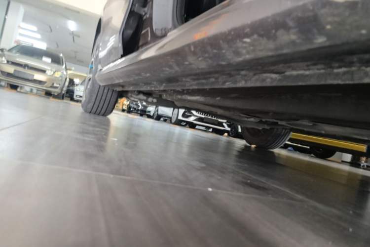 Used MG 5 2022 180 DVVT CVT Youth Luxury Edition Right Side Sill