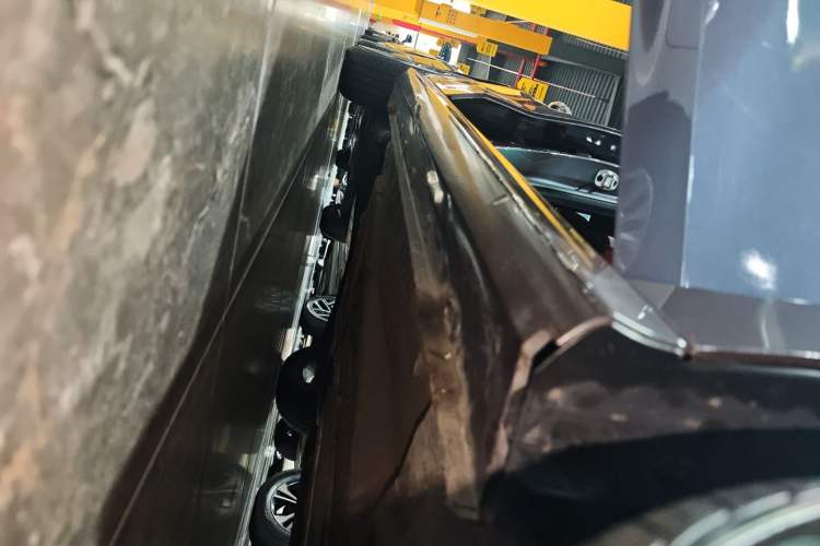 Used MG 5 2022 180 DVVT CVT Youth Luxury Edition Right Side Sill