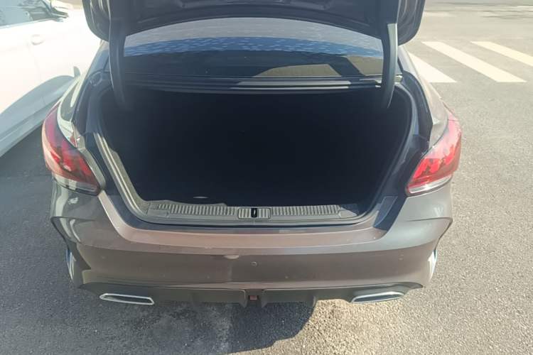 Used MG 5 2022 180 DVVT CVT Youth Luxury Edition Trunk