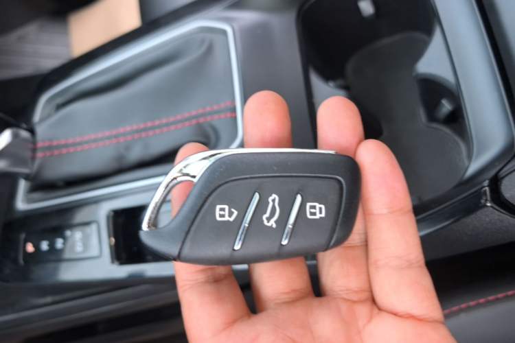 Used MG 5 2022 180 DVVT CVT Youth Luxury Edition Vehicle Key