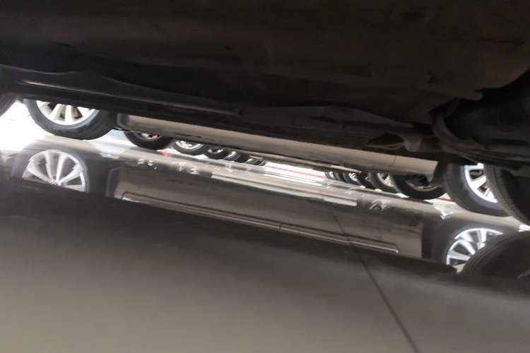 Used MG 5 2022 180 DVVT CVT Youth Luxury Edition Left Side Sill