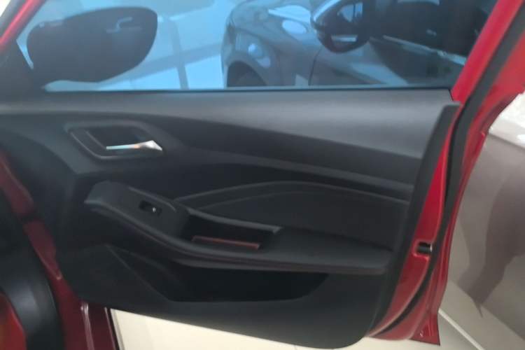 Used MG 5 2022 180 DVVT CVT Youth Luxury Edition Right Front Door Interior