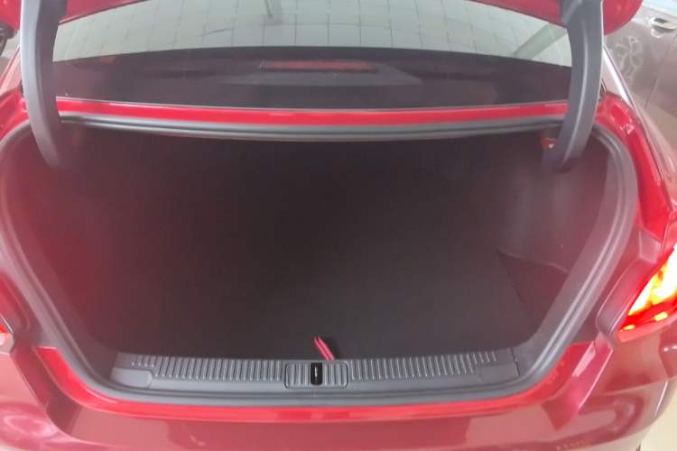 Used MG 5 2022 180 DVVT CVT Youth Luxury Edition Trunk