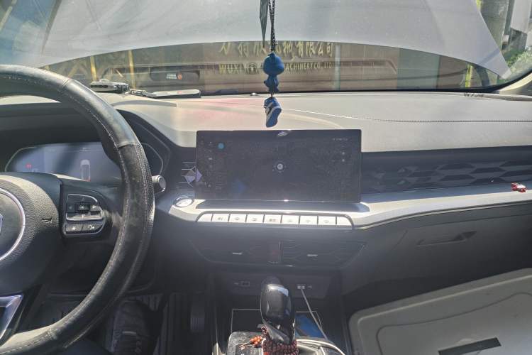 Used MG 5 2022 180 DVVT CVT Youth Luxury Edition Audio And AC Panel