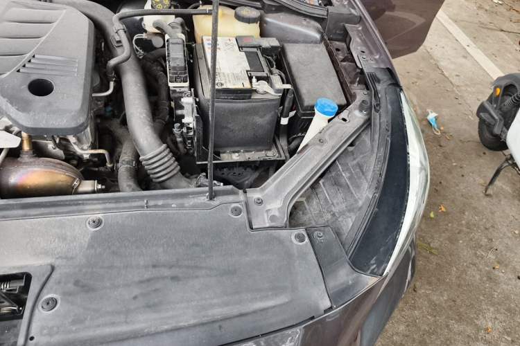 Used MG 5 2022 300TGI DCT Chao Yue Luxury Edition Engine Bay Left