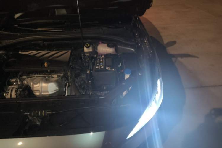 Used MG 5 2022 180 DVVT CVT Youth Luxury Edition Engine Bay Left