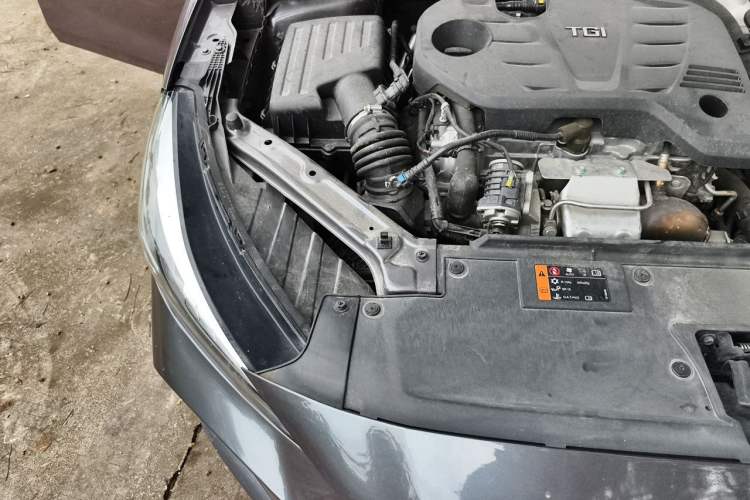 Used MG 5 2022 300TGI DCT Chao Yue Luxury Edition Engine Bay Right