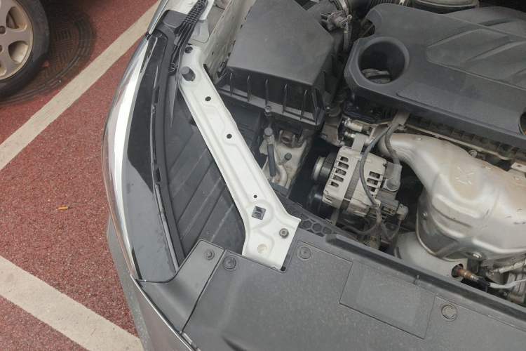 Used MG 5 2022 180 DVVT CVT Youth Luxury Edition Engine Bay Right