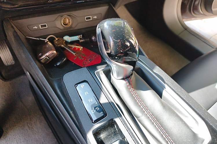 Used MG 5 2022 180 DVVT CVT Youth Luxury Edition Gear Lever