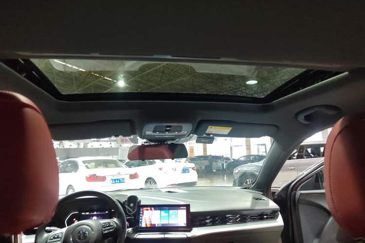 Used MG 5 2022 300TGI DCT Chao Yue Luxury Edition Headliner