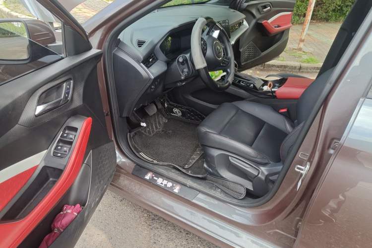 Used MG 5 2022 180 DVVT CVT Youth Luxury Edition Interior 3