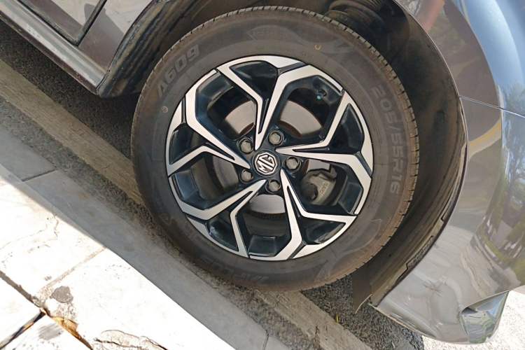 Used MG 5 2022 180 DVVT CVT Youth Luxury Edition Right Front Wheel Hub
