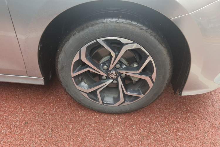 Used MG 5 2022 180 DVVT CVT Youth Luxury Edition Right Front Wheel Hub