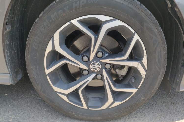 Used MG 5 2022 180 DVVT CVT Youth Luxury Edition Right Front Wheel Hub