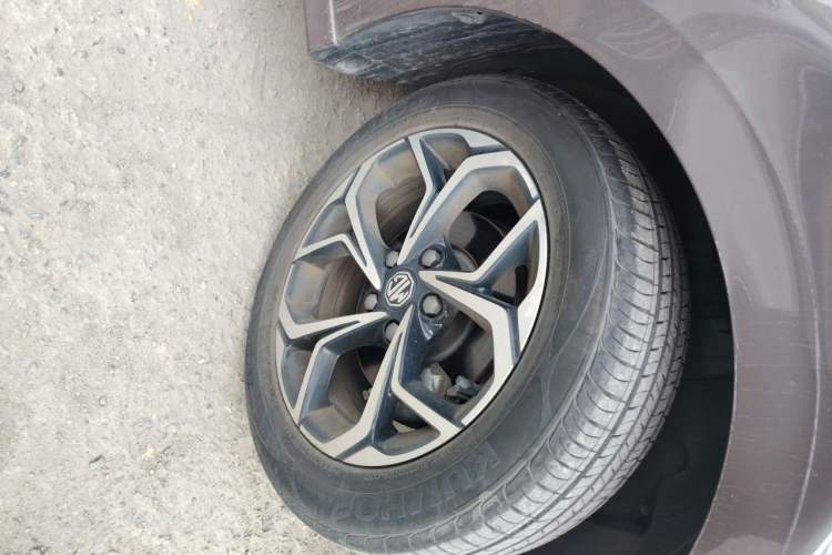Used MG 5 2022 180 DVVT CVT Youth Style Edition Right Front Wheel Hub