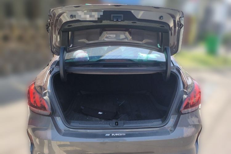 Used MG 5 2022 180 DVVT CVT Youth Luxury Edition Trunk
