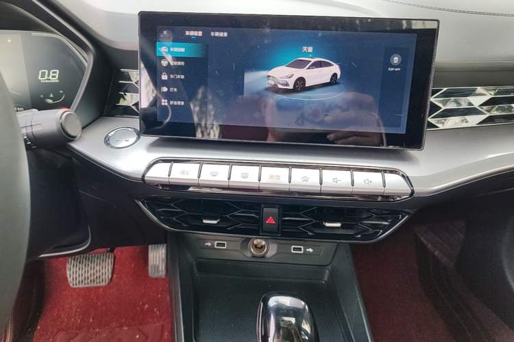Used MG 5 2022 180 DVVT CVT Youth Luxury Edition Audio And AC Panel
