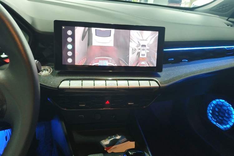 Used MG 5 2022 180 DVVT CVT Youth Luxury Edition Audio And AC Panel