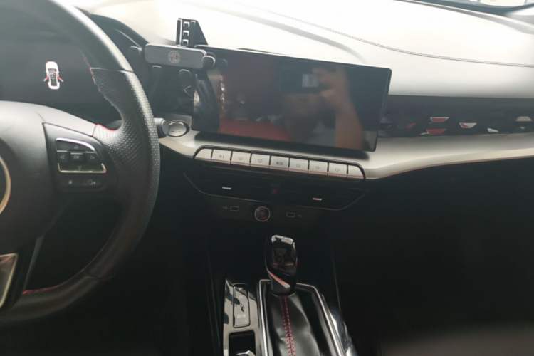 Used MG 5 2022 180 DVVT CVT Youth Flagship Edition Audio And AC Panel
