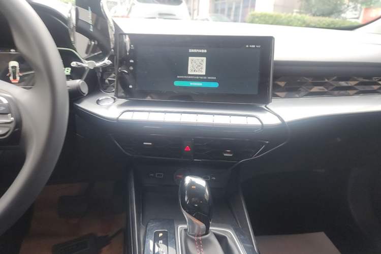 Used MG 5 2022 180 DVVT CVT Youth Luxury Edition Audio And AC Panel