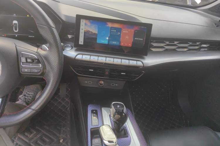 Used MG 5 2022 300TGI DCT Chao Yue Luxury Edition Audio And AC Panel